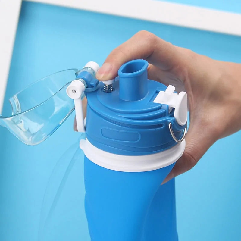 leakproof Sustainable silicone water bottle with a collapsible design for easy usage.
